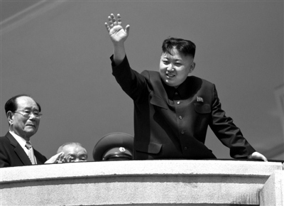 Kim Jong -un, a national television station, was called an outstanding commander of the Outstanding Commander