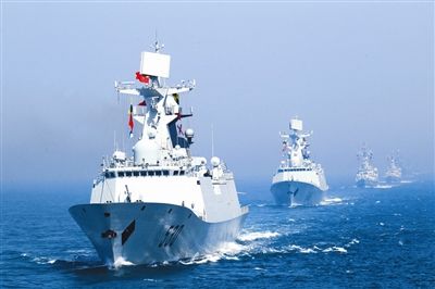 直击中俄海军联合军演 舰艇编队向对海射击(图