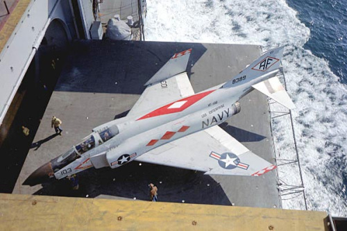 F-4ս