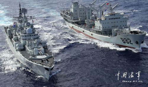 中国海军编队日前在西太平洋展开远洋训练。
