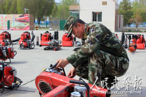 武警伊犁森林支队培训基层使用维护灭火设备(