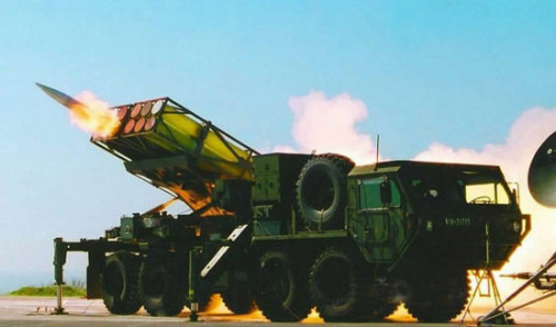台军雷霆2000火箭炮进驻马祖 火力覆盖大陆沿