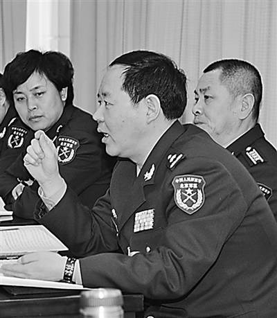 2013年3月9日，軍隊人大代表劉振立就加強軍事設施維護立法作發言