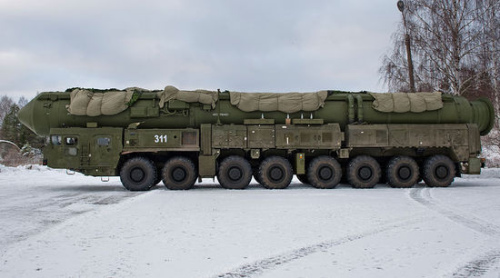 俄军试射亚尔斯洲际弹道导弹 精准命中远东目