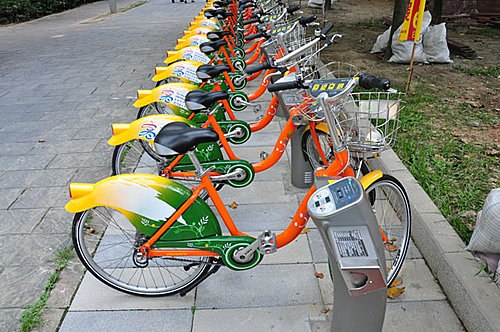 台湾不少城市中有公用自行车租赁服务