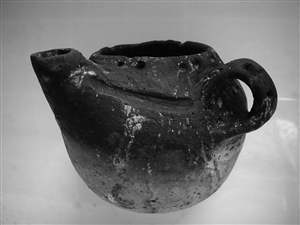 田螺山出土类似茶壶的陶器