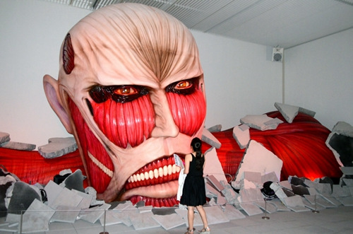 日本举行“进击的巨人”展 3D影像震撼人心(图)