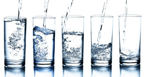喝水好要多喝水,当心水中毒!