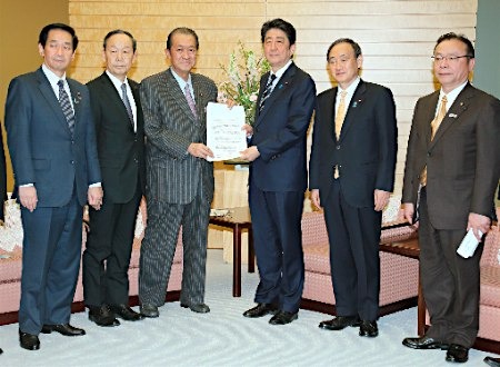日本自民党向安倍提交建议 将中央机关迁至地方 