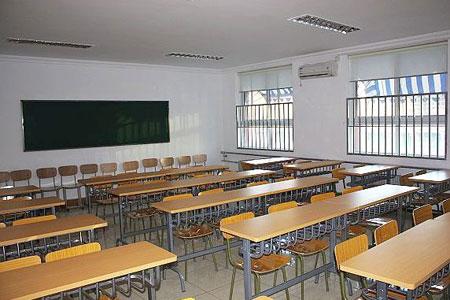 日华媒：压力过大 教师沦为日本自杀高危职业