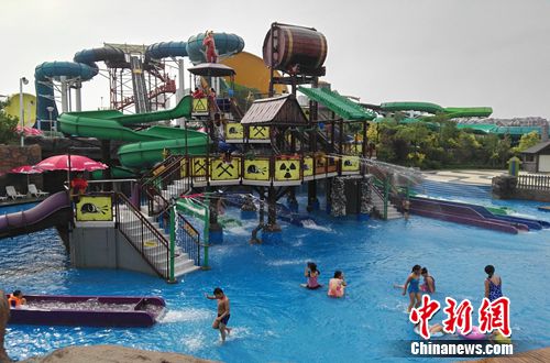 全面保障游客安全 天津欢乐谷室外水公园升级开放 