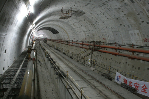 正在施工的地铁隧道。来源：上海建工机施集团供图。