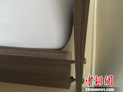 有的床铺不太结实。媒体同行供图。 有的床铺不太结实。媒体同行供图。