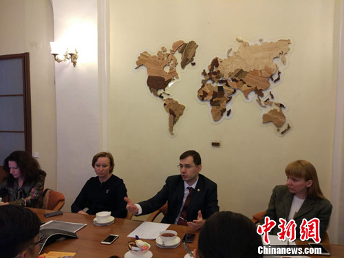 圣彼得堡国立大学相关负责人接受中国“一带一路”媒体采访团采访。<a target='_blank' href='http://www.chinanews.com/' >中新网</a>记者 李金磊 摄