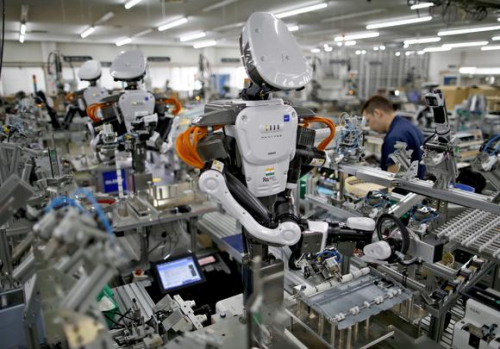 日本企业聘用机器人 以解决人手不足问题