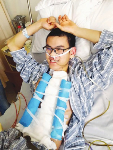 �ɹ����ʳ�������족�������Ϻ����к��������ڲ����ϣ�һ���˷ܡ�������