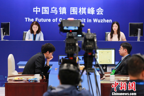 柯洁称比赛中自己很紧张 柯洁称比赛中自己很紧张