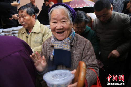 “银发一族”超三成上海多举提升“银龄幸福指数”