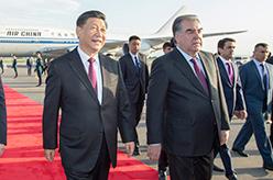 习近平抵达杜尚别开始出席亚洲相互协作与信任措施会议第五次峰会并对塔吉克斯坦共和国进行国事访问