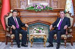 习近平同塔吉克斯坦总统拉赫蒙会谈