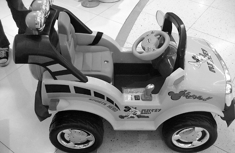三千元儿童车卖得火 高档玩具热销折射攀比心