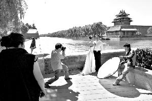 婚纱街拍_丽江旅拍攻略:丽江婚纱摄影最火的N种婚纱照风格,甜蜜又高级!