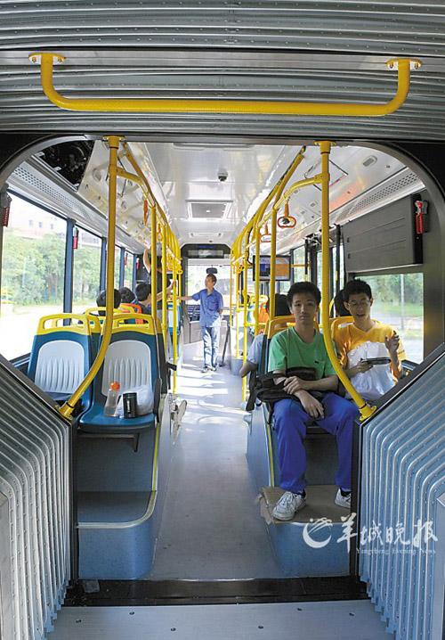 车厢设置如地铁 广州六辆18米BRT下月上路