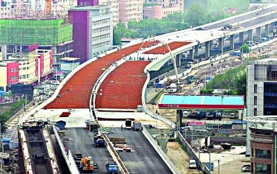 武汉:金桥大道立交桥进入最后施工阶段
