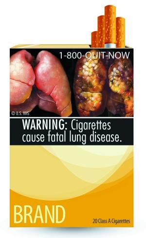 烟盒吸烟有害健康将扩字号 烟民称无所谓