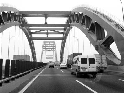 广州下月起新光大桥限行货车