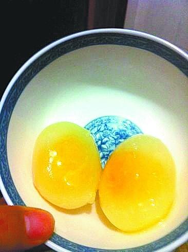 5斤土鸡蛋一夜变成冻鸡蛋 营养专家:同样能吃
