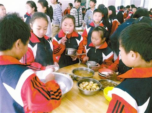 重庆石柱县134所农村中小学全开营养餐