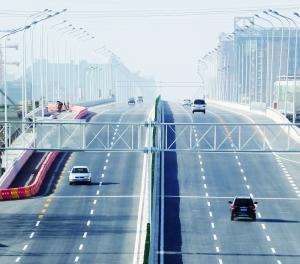 北京广渠路二期四环至五环段通车 部分地段仍