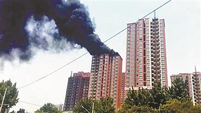 北京一在建高楼发生火灾 未造成人员伤亡(图)
