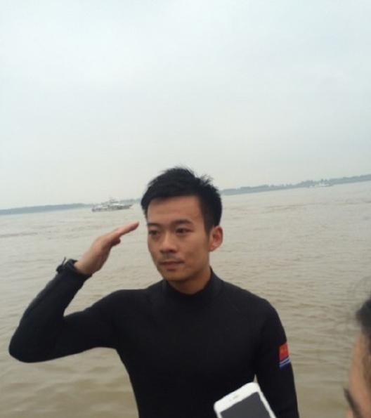 海军潜水员选拔堪比航天员 长江救援比训练危险