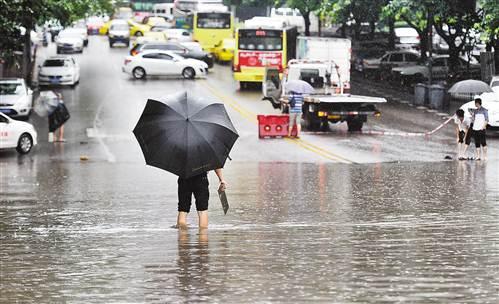 重庆25区县遭暴雨袭击 因灾死亡5人、失踪1人