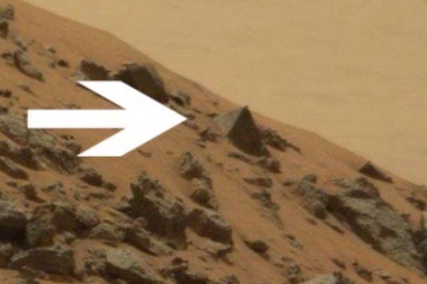 火星惊现“金字塔”图像 引发民众臆测