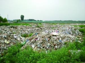 北京房山区20亩空地一夜变垃圾场