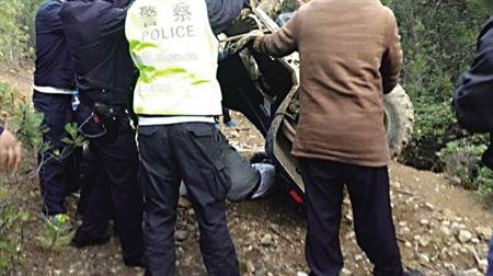 Man in yunnan shangri-la rent riding mountain bikes hotel overturned died (FIG.)