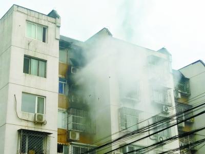 北京朝阳区一居民家发生爆燃男住户不幸身亡