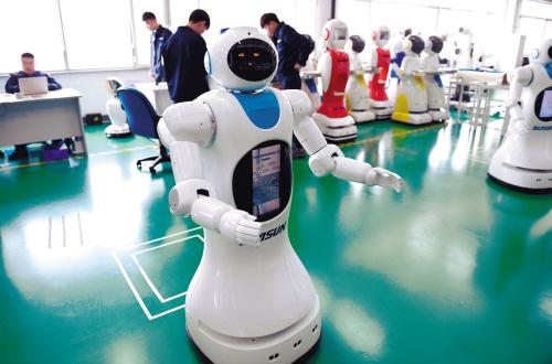 中国最大机器人产业基地：乒乓球机器人单挑世界冠军