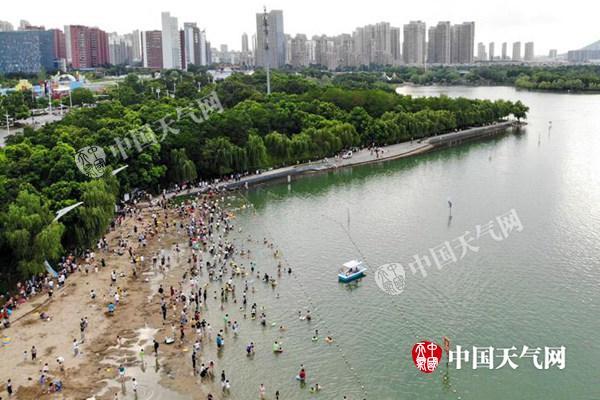 东北华北大到暴雨消暑 江苏上海等地进高温周