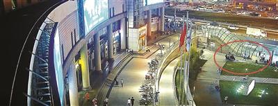 三学生北京西站打黑摩托被坑千元 涉事司机被行拘