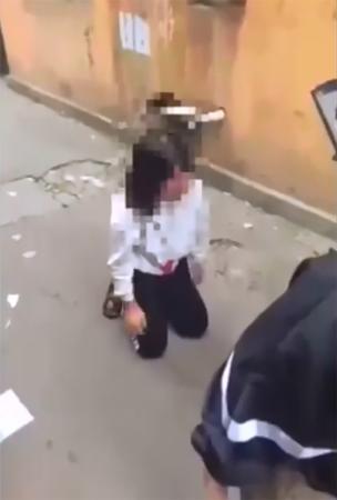 13岁女生遭辱骂殴打事件通报：已批评教育打人者