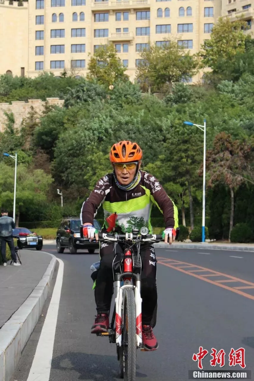 78岁老人单车骑行14年，轨迹遍布中国和世界各地！