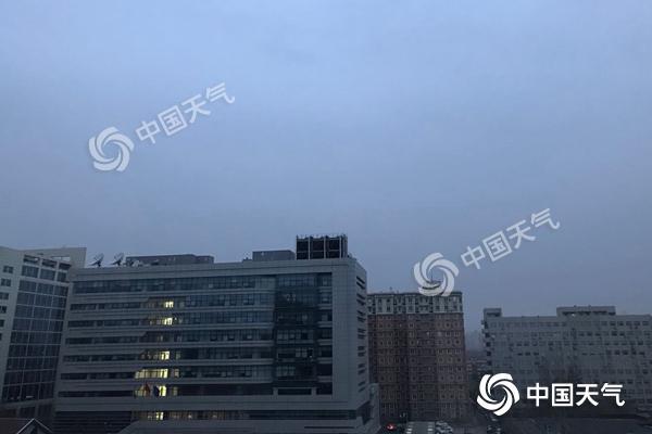 北京局地扬沙来袭阵风6级左右 6日最高温跌破冰点