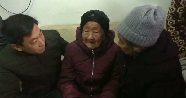 “105岁妈妈给74岁女儿发红包”刷屏 这对母女找到了