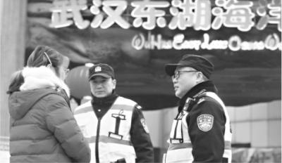 五旬民警春节在东湖边值班4天