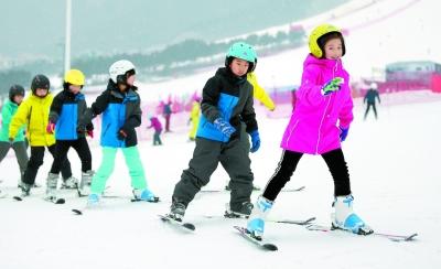 冰雪运动越来越热 花样滑冰考级人数翻倍