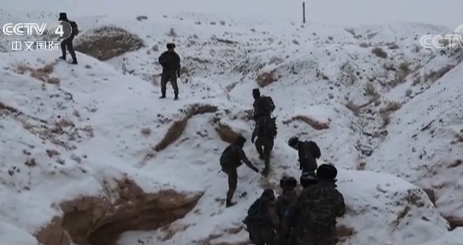 新疆：-20℃！特战队员赤膊上阵 极限训练